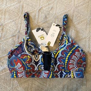 Liquido Sports Bra, Size Small NWT adjustable straps, beautiful print